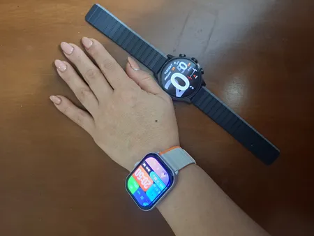 ساعت هوشمند گلوریمی مدل GS1 Pro 2024 دارای قابلیت های صفحه نمایش رنگی، صفحه نمایش لمسی، کنترل موسیقی (Music Player)، کنترل سطح اکسیژن خون، قابلیت مکالمه مستقیم، قابلیت مکالمه از طریق بلوتوث، پشتیبانی از زبان فارسی در منو و سیستم‌عامل بند سیلیکون