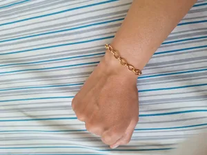 تجریه خرید دستبند طلا 18 عیار زنانه بان گالری مدل النا