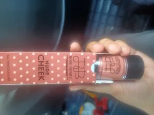 تجریه خرید رژگونه مایع رزبری مدل PUFF شماره 01