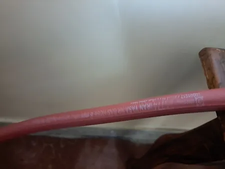 شلنگ گاز ایران یاسا مدل  دولایه ضدحریق نخ دار کد  8mm