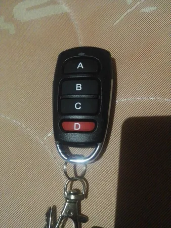 ریموت در پارکینگ مدل R402