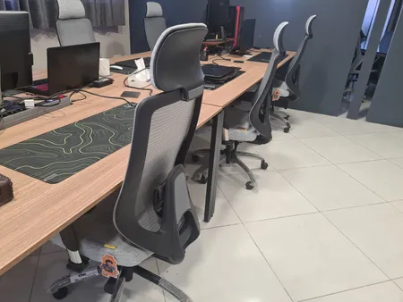 صندلی مدیریتی کادی نو مدل پشت توری VIP