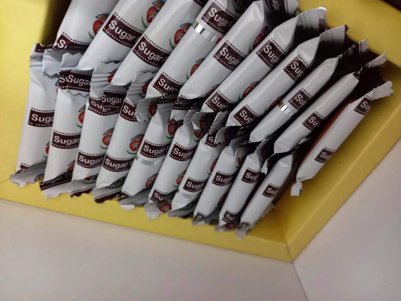 شکلات فانتزی رژیمی بدون قند کامور - 170 گرم