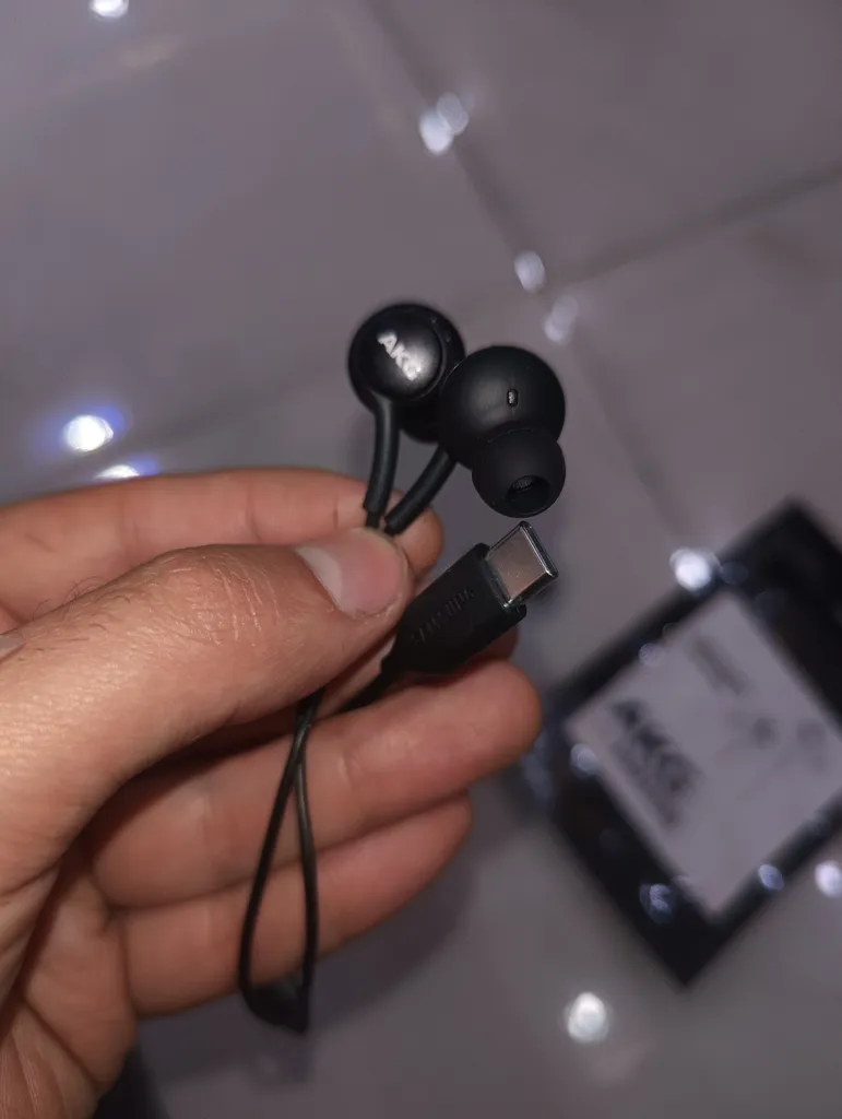 هندزفری ای کی جی مدل GH59 S10 Type C