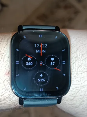 ساعت هوشمند شیائومی مدل Redmi Watch 5 Lite دارای قابلیت های قابلیت مکالمه از طریق بلوتوث بند سیلیکون