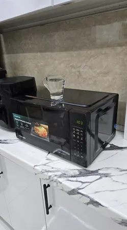 مایکروویو 20 لیتر هایسنس مدل H20MOBS15