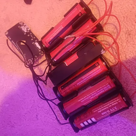 جا باتری لیتیوم مدل 18650 بسته 4 عددی