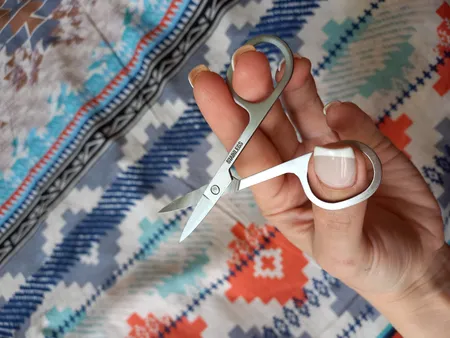 قیچی ابرو مدل HQ3000