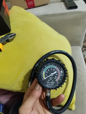 فشار سنج باد لاستیک خودرو توربو مدل ALIS32