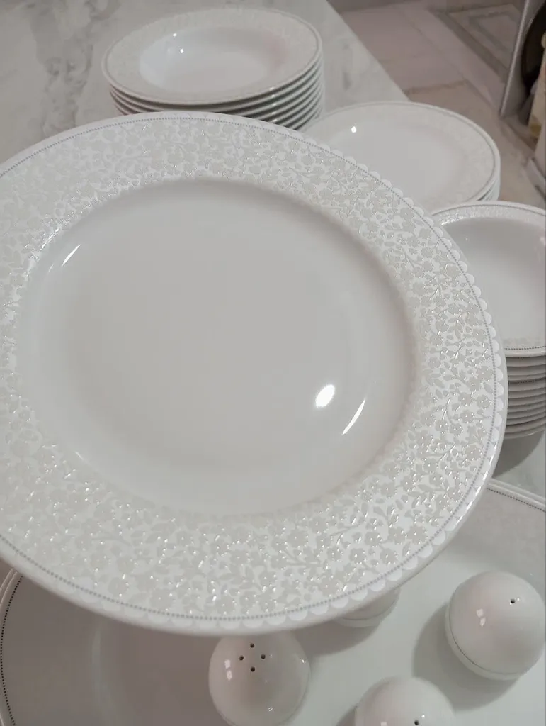 سرويس غذاخوری 28 پارچه چینی زرین ایران مدل ايتاليا اف کلارا کد 0128 درجه عالی