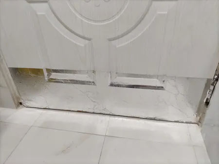 عایق پوسیدگی درب حمام و توالت جنس فویل چسب دار سایز تقریبی 83 در 20 سانت