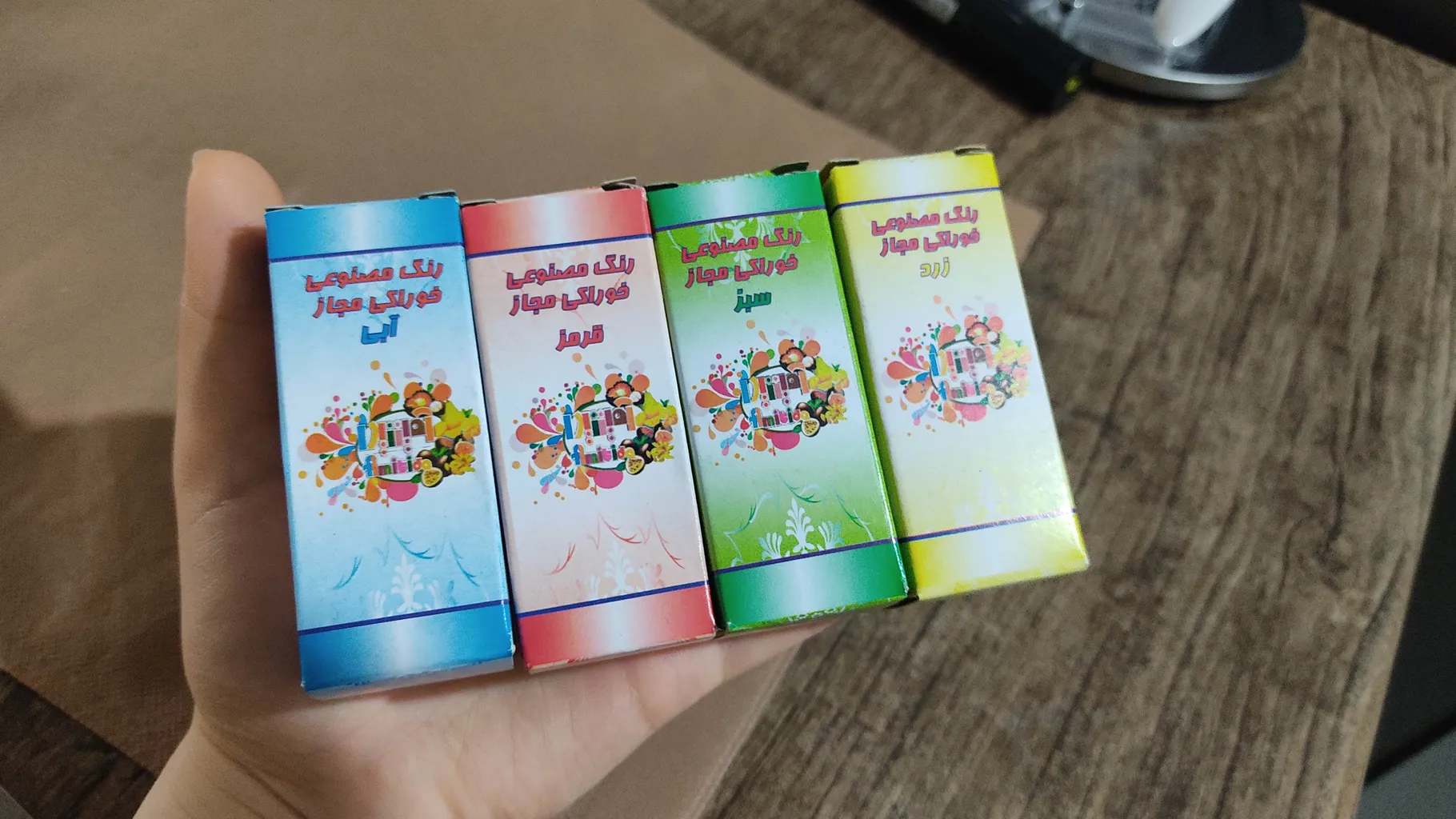 رنگ خوراکی قرمز و سبز و آبی و زرد طلایی آمیتیدا - 200 گرم بسته 4 عددی