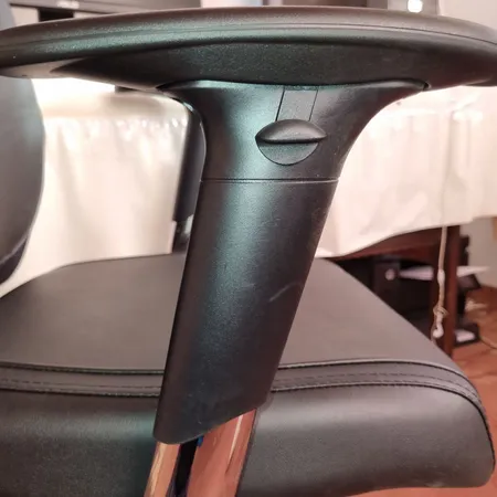 صندلی اداری نیلپر مدل OCM-812V چرمی گارانتی 36 ماهه