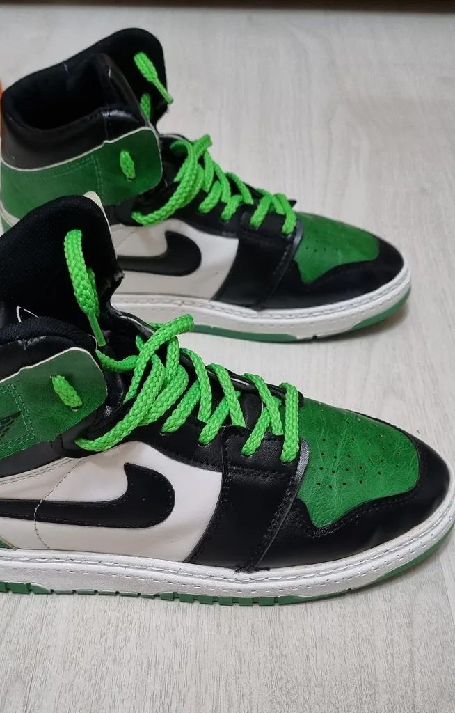 واکس براق کننده کفش گلد کر مدل 50 گچی رنگ سفید