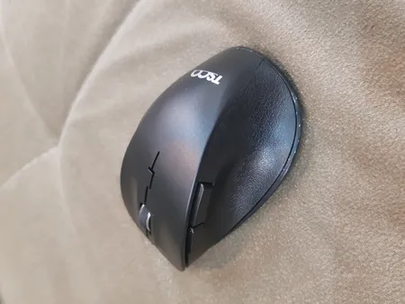 ماوس بی سیم تسکو مدل TM 686W