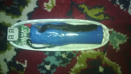 پاوربانک مدل D10 ظرفیت 3000 میلی آمپر ساعت