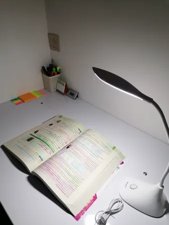 چراغ مطالعه کامی سیف مدل KM-6695