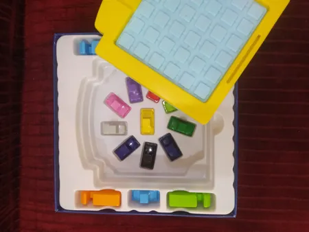 بازی فکری فکرانه مدل car out