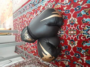 تجریه خرید دستکش بوکس ونوم مدل ven2m