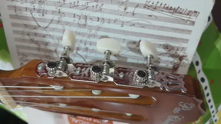 گوشی کوک گیتار کینگ مدل MK-30