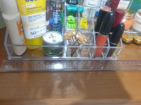 استند لوازم آرایشی مدل Ro011