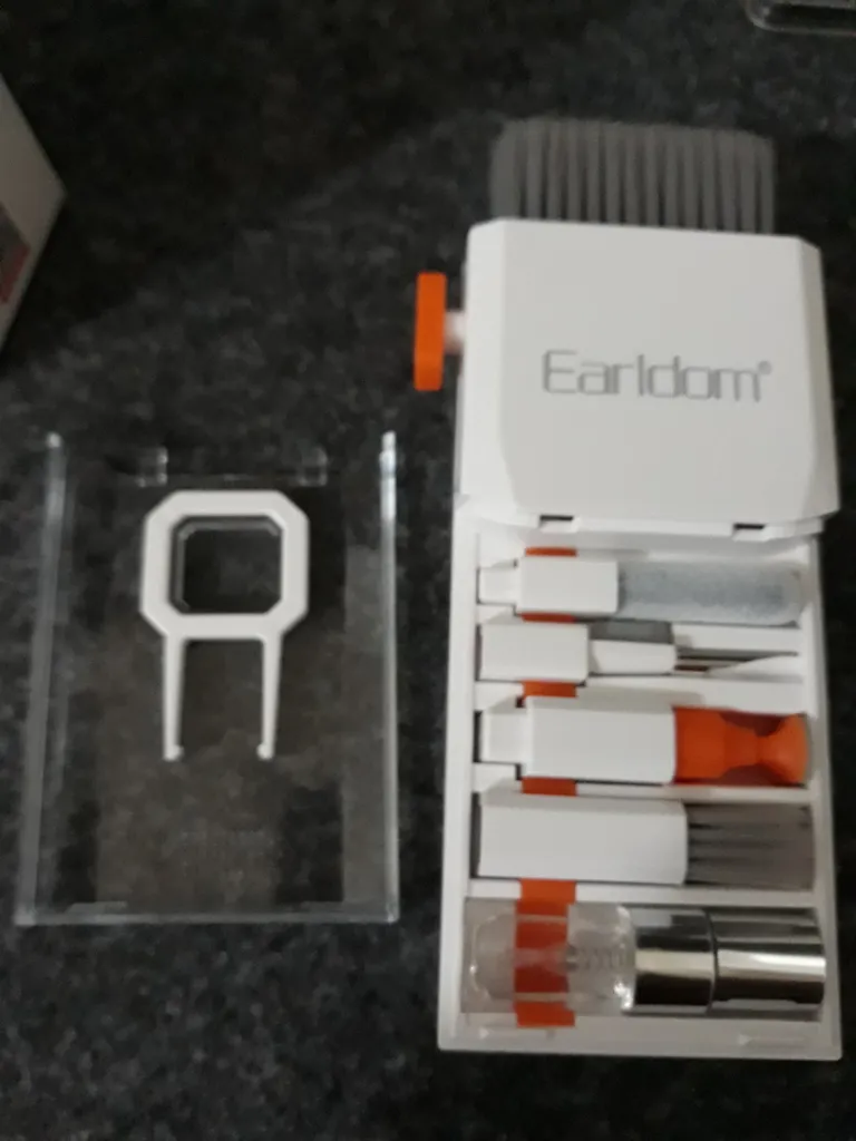 کیت تمیز کننده کیبورد و ایرپاد ارلدام مدل 8IN1 Clining Kit T08