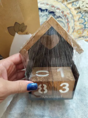 تقویم رومیزی طرح کلبه