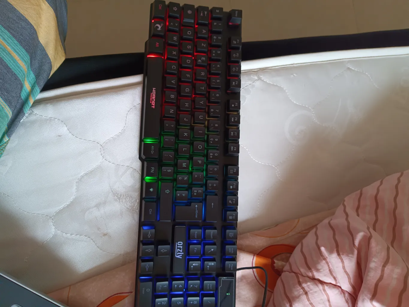 ست گیمینگ اورزلی مدل HORNET_RX_250_NEON BACKLIGHT، سوییچ ممبران، Full-Size، نورپردازی LED RGB