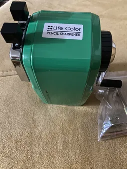 تراش رومیزی دلی مدل Life Color کد 007