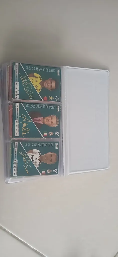 آلبوم کارت فوتبالی کیمدی مدل رئال مادرید