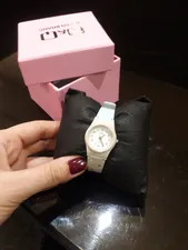 تجریه خرید ساعت مچی عقربه ای دخترانه کیو اند کیو مدل VP47J037Y