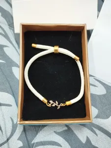 تجریه خرید دستبند طلا 18 عیار زنانه 
وی وی گلد مدل برگ کد 110