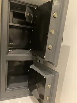 گاوصندوق ایران کاوه مدل250dkg دیجیتالی