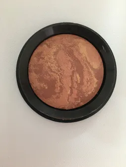 رژگونه باربین شماره B8