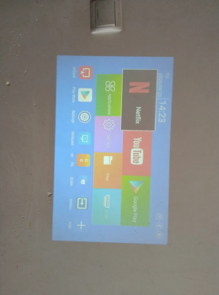 ویدئو پروژکتور مدل HY-300 Android