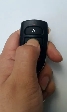 ریموت بلوتوثی دربازکن مدل azr کد Dezh-433