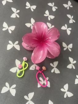 کلیپس مو زنانه مدل گل پلومریا کد brg 410