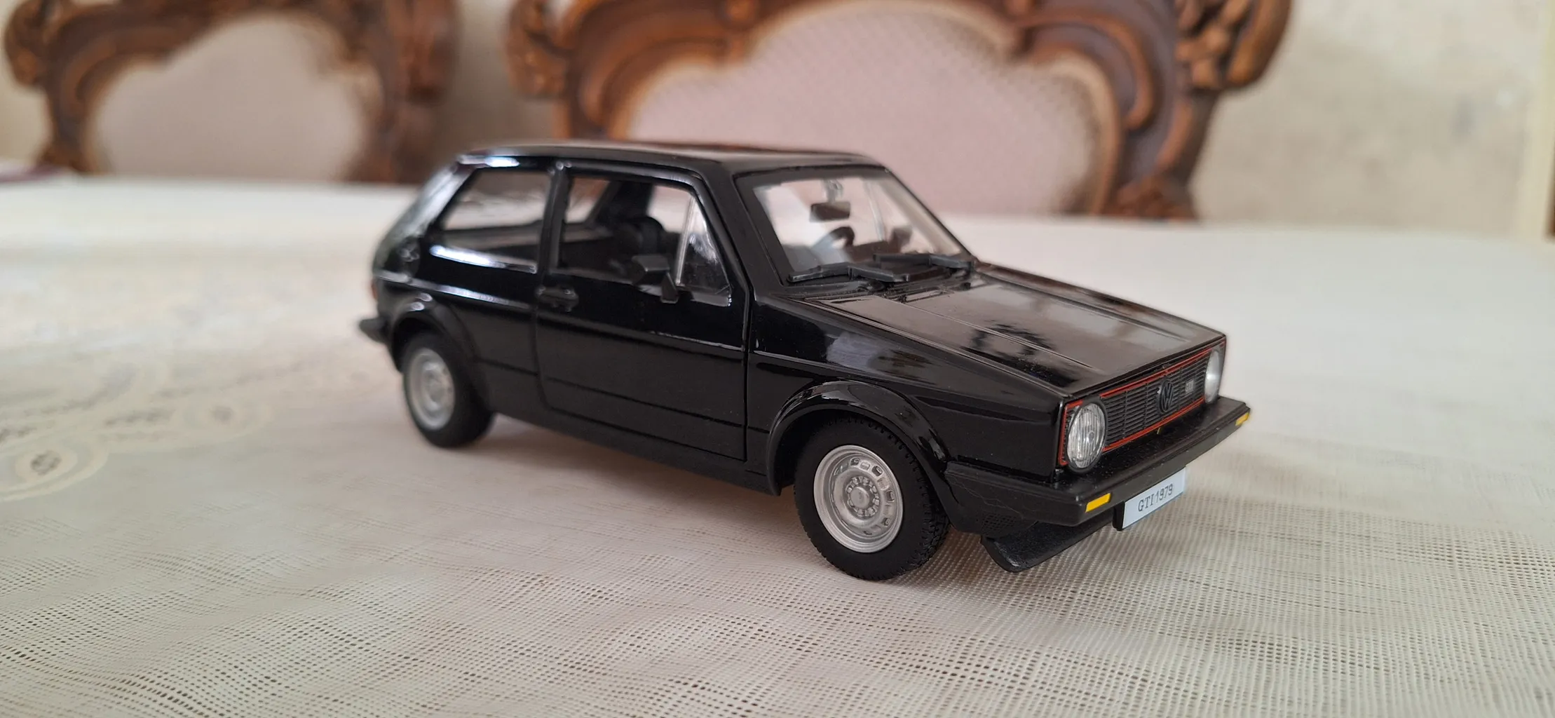 ماکت ماشین  بوراگو مدل Volkswagen Golf MK1 GTI 1979