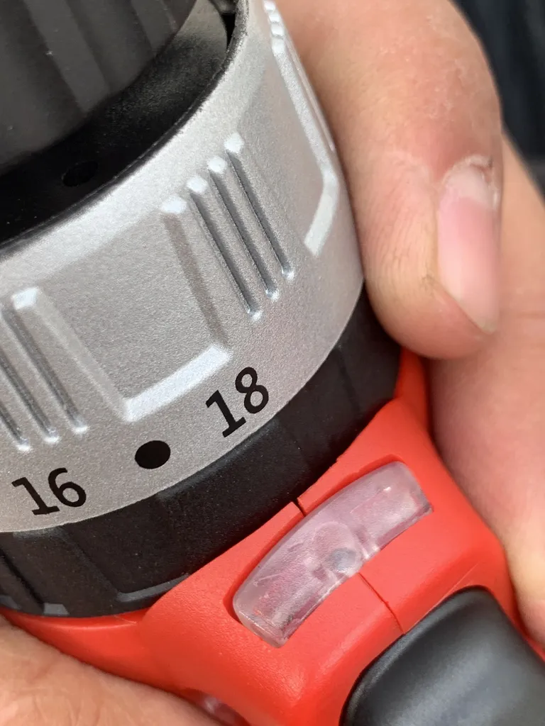 دریل پیچ گوشتی شارژی چکشی محک مدل CID-12 Li