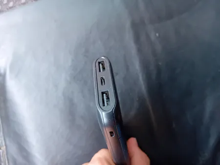 پاوربانک ای دیتا مدل C100 ظرفیت 10000 میلی آمپر ساعت