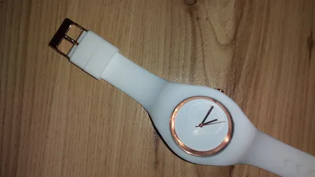 ساعت مچی عقربه ای زنانه مدل IS 2933-SE-RZ