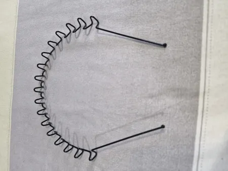 تل مو زنانه مدل اسپرت زیگراگی طرح هفت هشتی فلزی کد T800