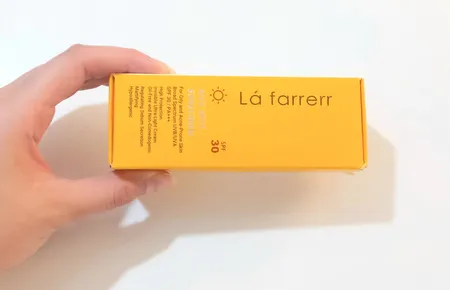 کرم ضدآفتاب و ضدلک بی‌رنگ لافارر مدل SPF30، مناسب پوست‌های چرب، حجم 40 میلی‌لیتر