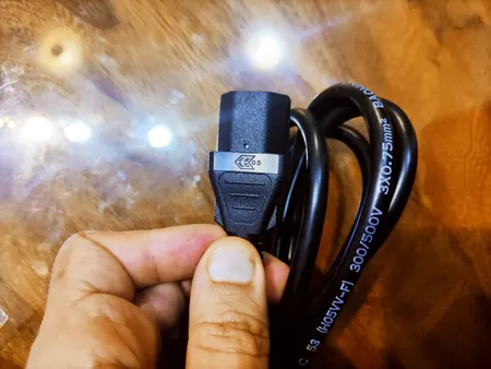 کابل برق سه پین منبع تغذیه کامپیوتر مدل TUR 16A power طول 1.5 متر