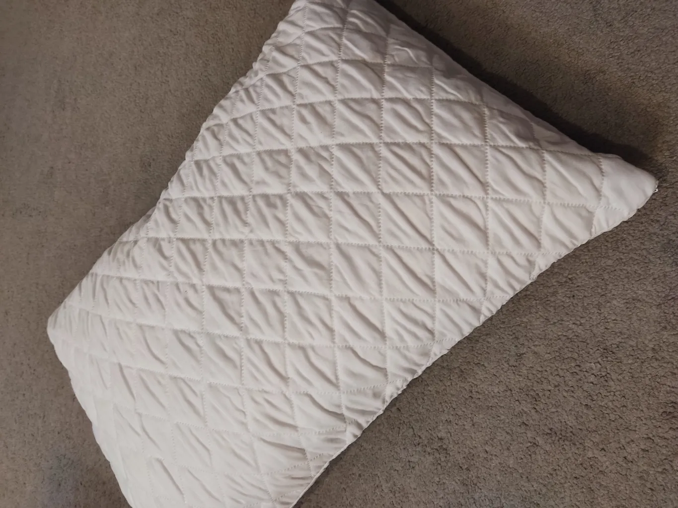 رو بالشی سووای مدل SU Geçirmez