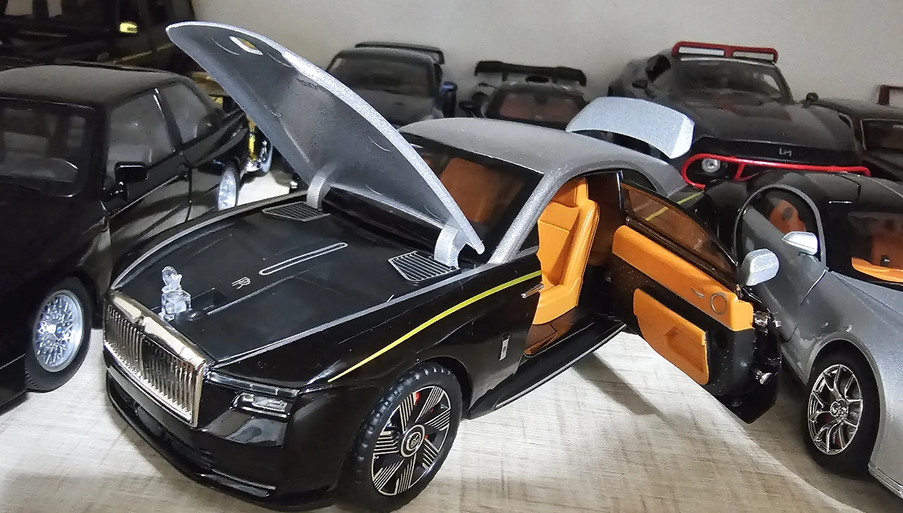 ماشین بازی مدل رولز رویس طرح SRECTPE سقف کهکشانی کد CZ175A