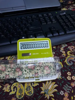 ماشین حساب تاشوی دلی مدل DL-1109