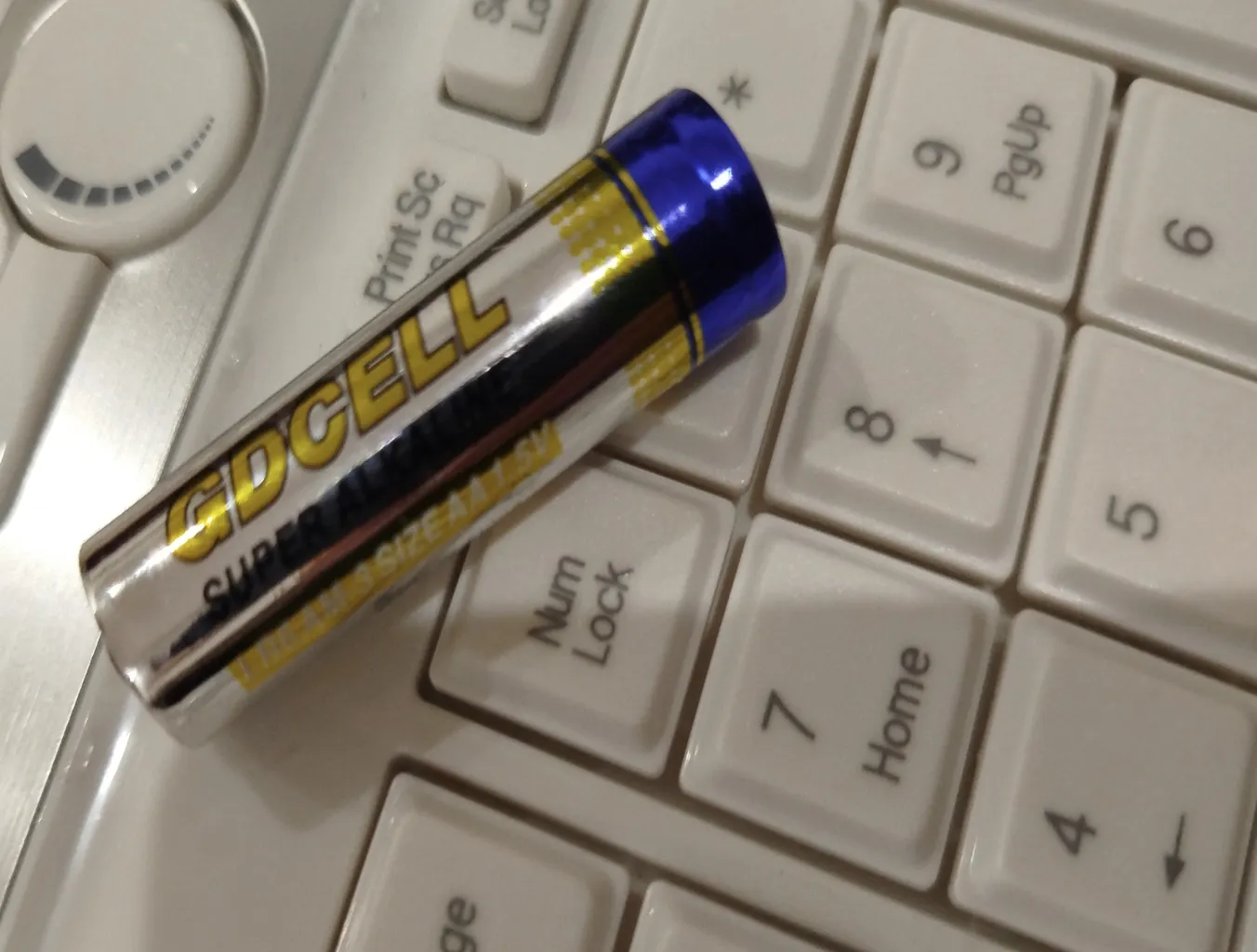 کیبورد و ماوس بی سیم تسکو مدل TKM7106W