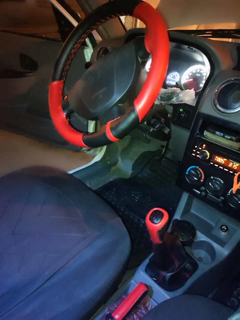 روکش فرمان کاور پلاس مدل PR-LUXE-RD به همراه سردنده وگردگیر و روکش ترمزدستی و کاور سویچ مناسب برای پراید