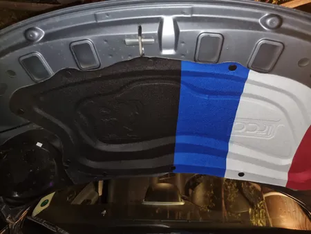 عایق در کاپوت ایده طرح فرانسه کد IS52147 مناسب برای پژو 207